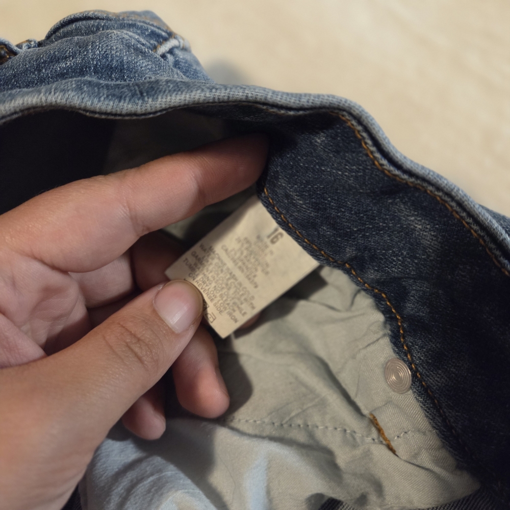Aeropostale Women's Distressed Blue Jean Shorts - Picture 4 of 4